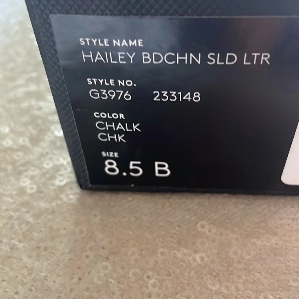 COACH
Hailey Flat Leather Sandals off white 8.5 NIB - Picture 9 of 11